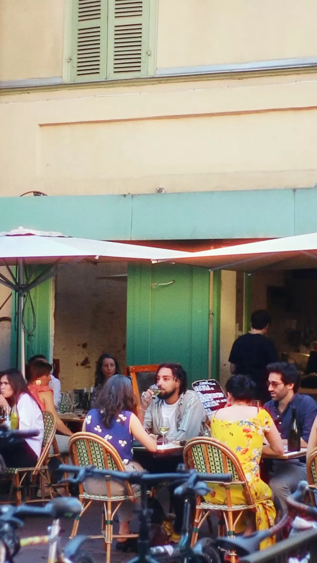 La terrasse de Mammouth animée, à l’ouverture des soirées